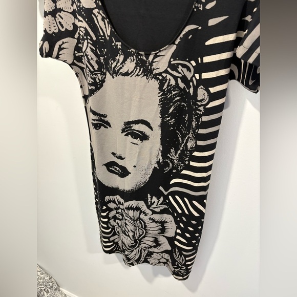 LIKE NEW- DESIGUAL MARILYN MONROE DRESS - Picture 2 of 5